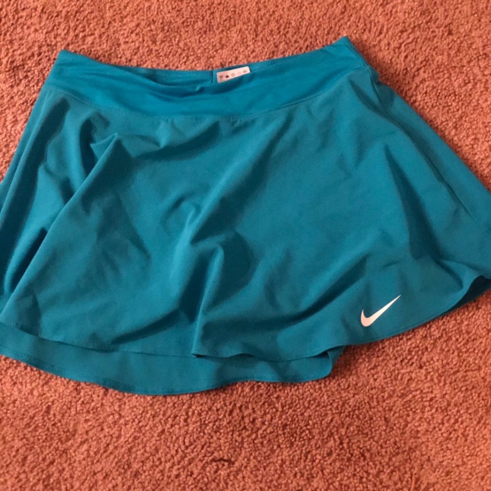 Nike Tennis Golf Skirt / Sale / Medium & Large - Picture 2 of 3
